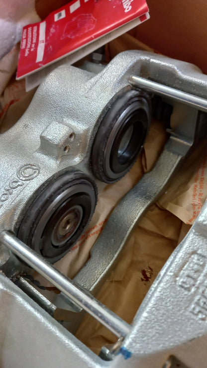 Original NISSAN Atleon TK3 -2013 Bremssattel Rechts Hinteren 440019X426