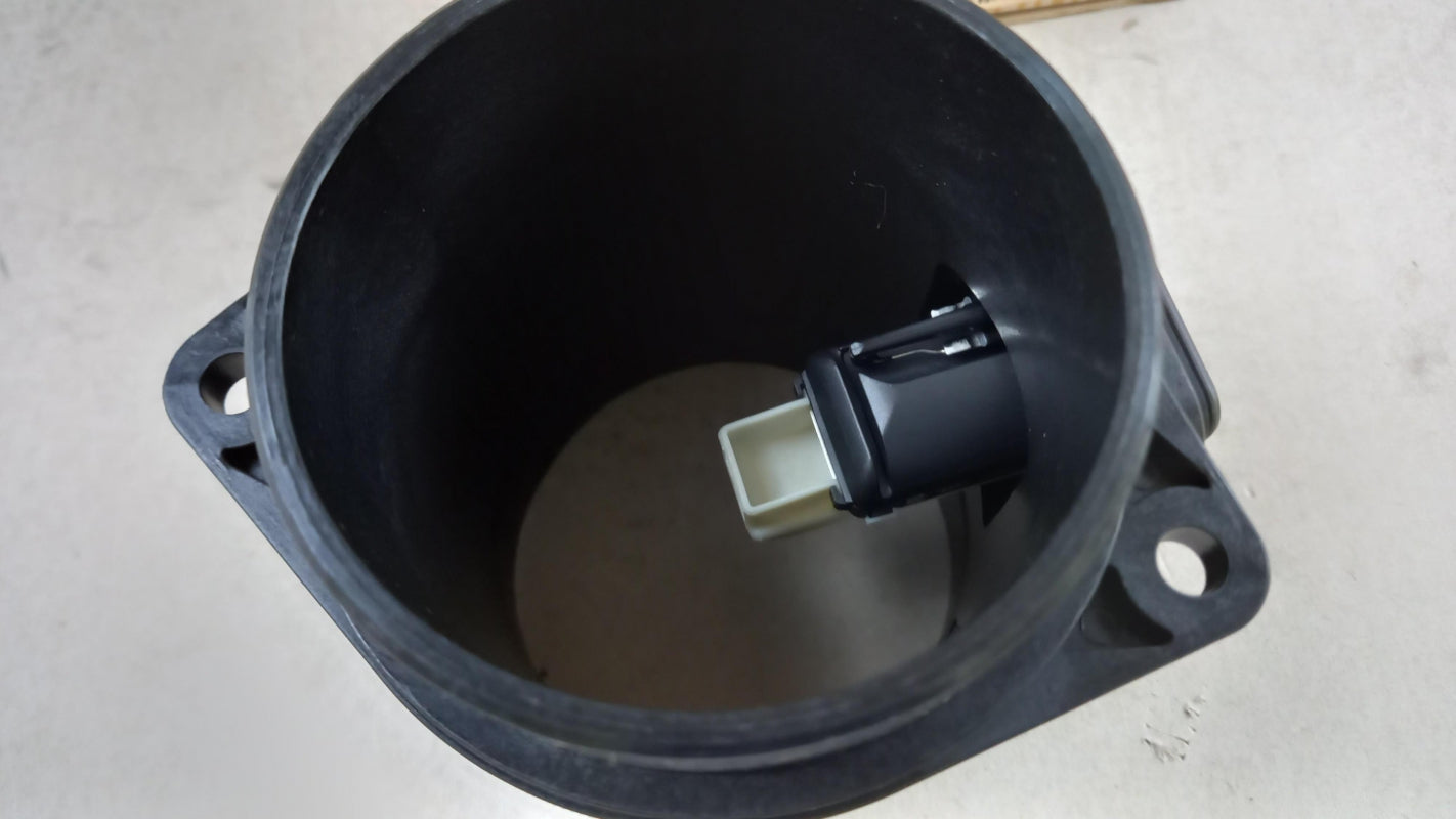 Original OE NISSAN Luftmassenmesser 1658000Q0B