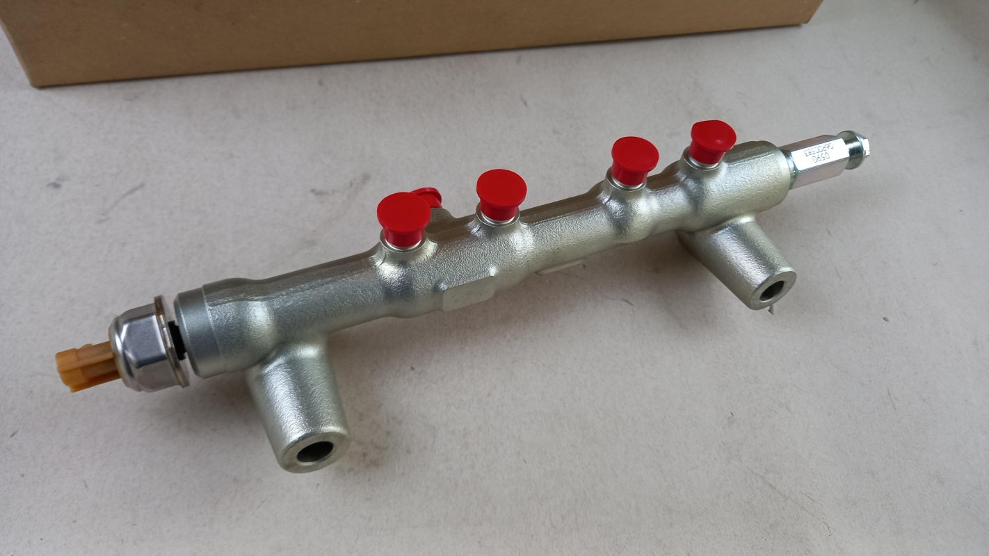 Original OE NISSAN fuel rail 175205X00A 