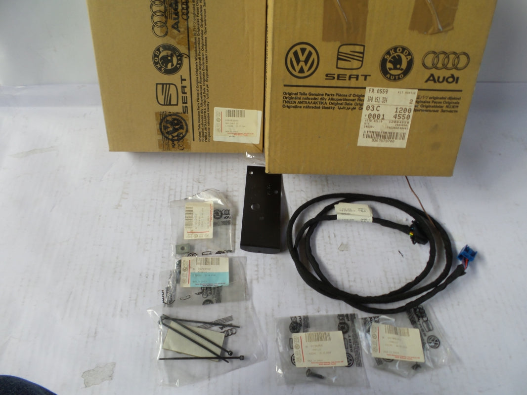 Original OE Volkswagen CD changer mounting kit 5P0051324 