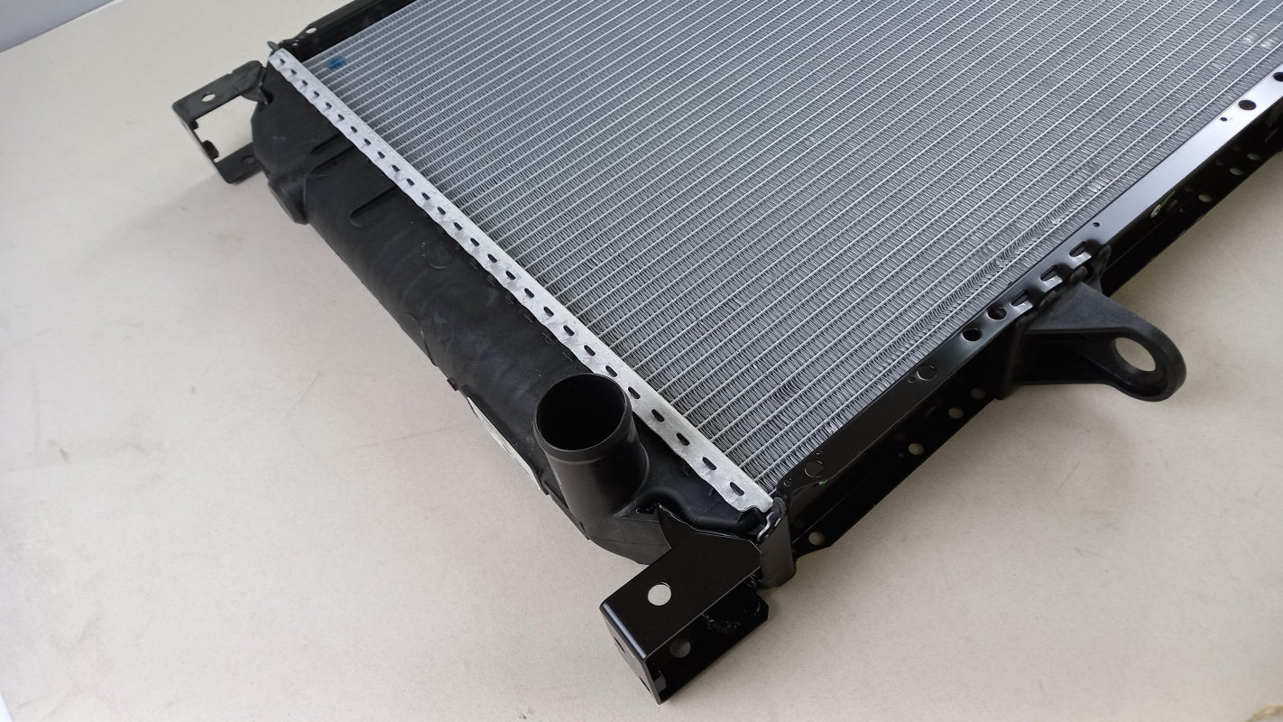 Original OE NISSAN Wasserkühler 214009X401