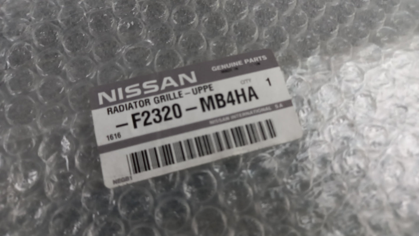 Original OE NISSAN Cabstar F24M Kühlergitter F2320MB4HA