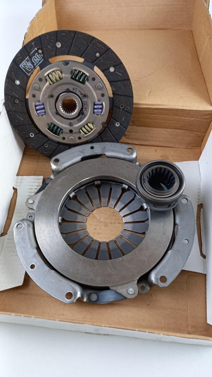 Original OE NISSAN Kupplungssatz 300019C528