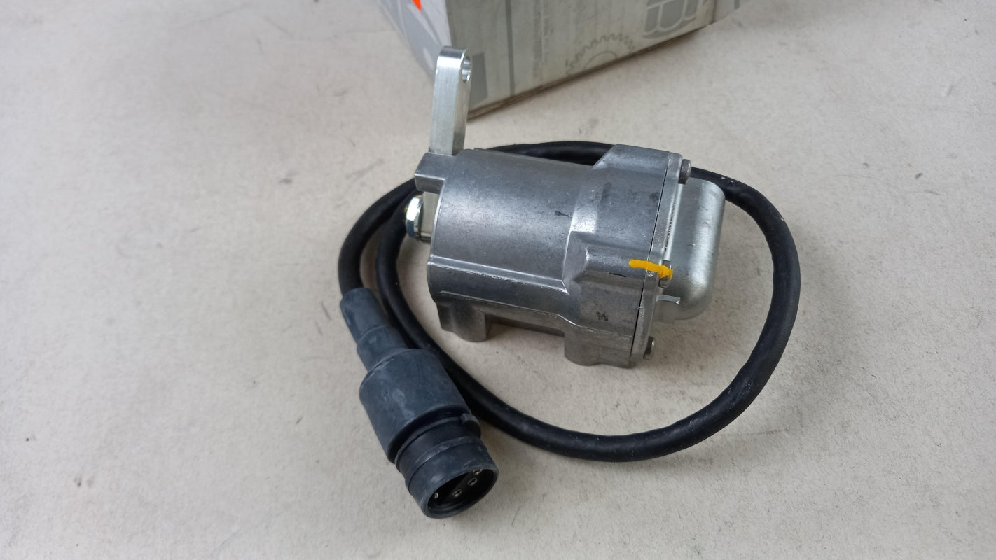 Original OE MERCEDES-BENZ Sensor A0085426717