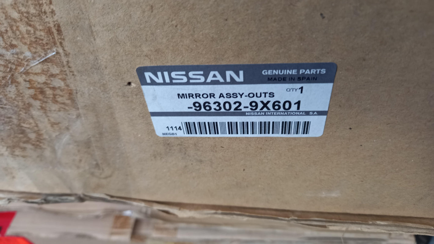 Original NISSAN Atleon Außenspiegel Links 963029X601