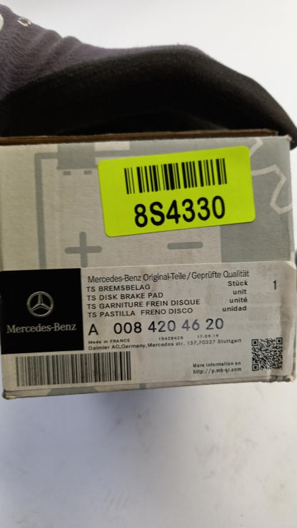 Original MERCEDES-BENZ Sprinter 901-904 Bremsbeläge Satz Vorne A0084204620