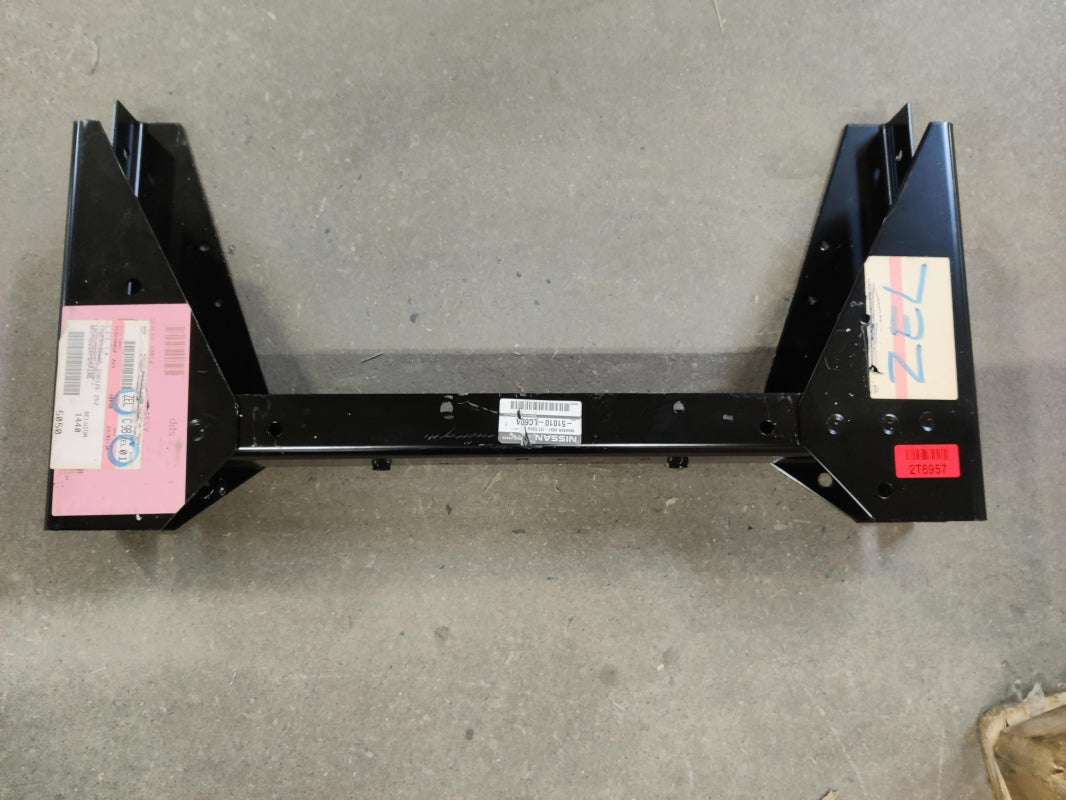 Original OE NISSAN Cabstar F24M Querträger 51010LC60A