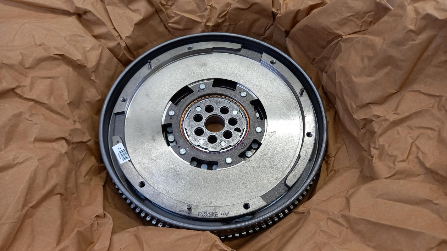Original IVECO FIAT Ducato 2.3 JTD Schwungrad 504328874