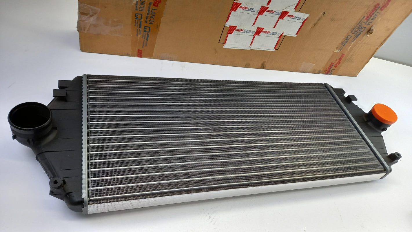 Original FIAT Ulysse Scudo LANCIA Z Ladeluftkühler 1472059080