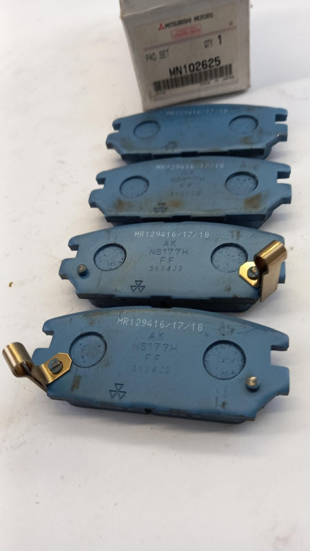 Original OE MITSUBISHI brake pads MN102625 