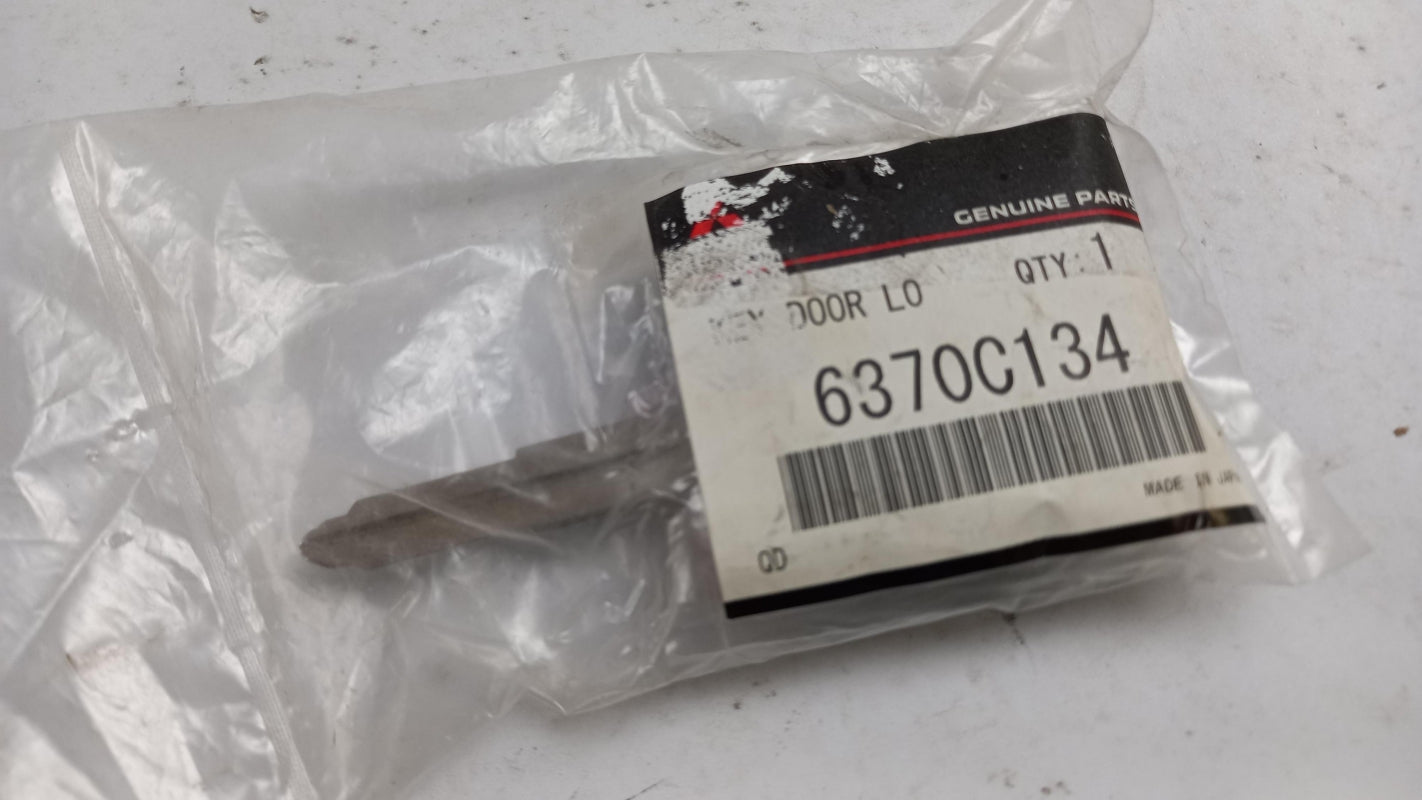 Original OE MITSUBISHI remote control 6370C134 