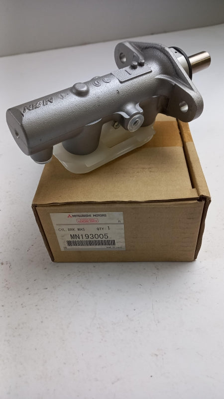 Original OE MITSUBISHI Grandis -2010 Hauptbremszylinder MN193005