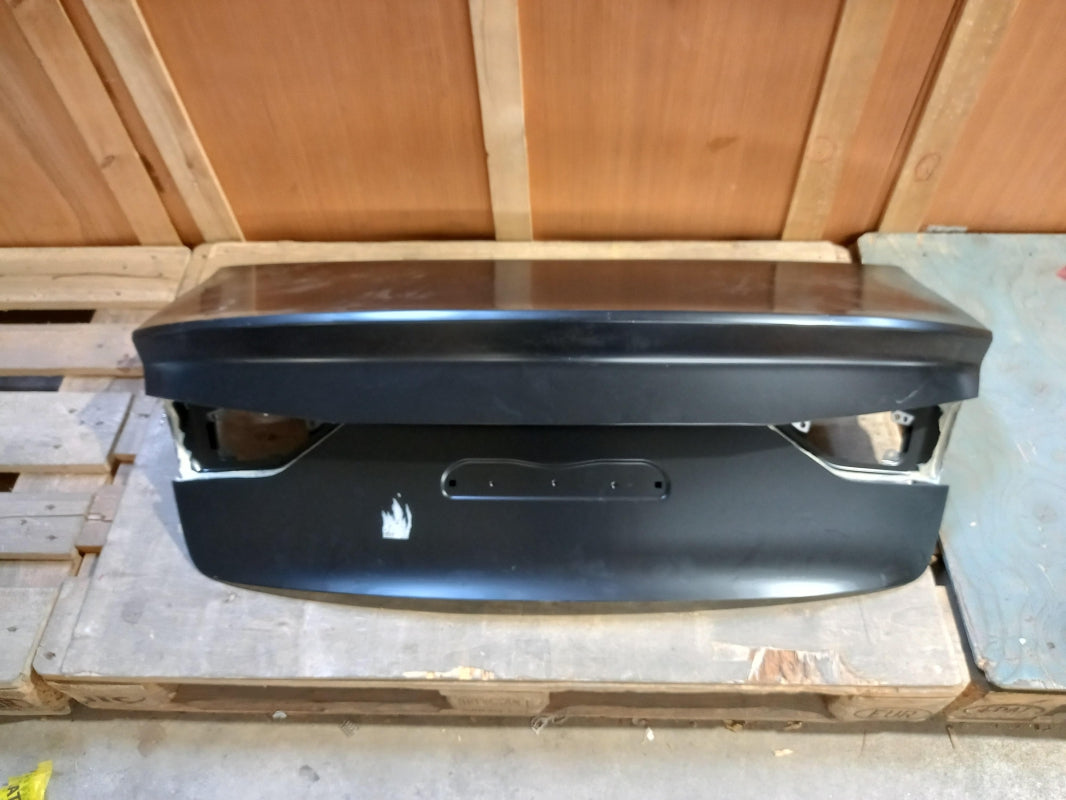Original AUDI A3 S3 RS3 Sportback tailgate 8V5827025F 
