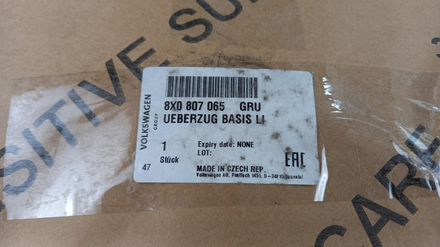 Original OE Volkswagen Stoßfängerabdeckung 8X0807065GRU
