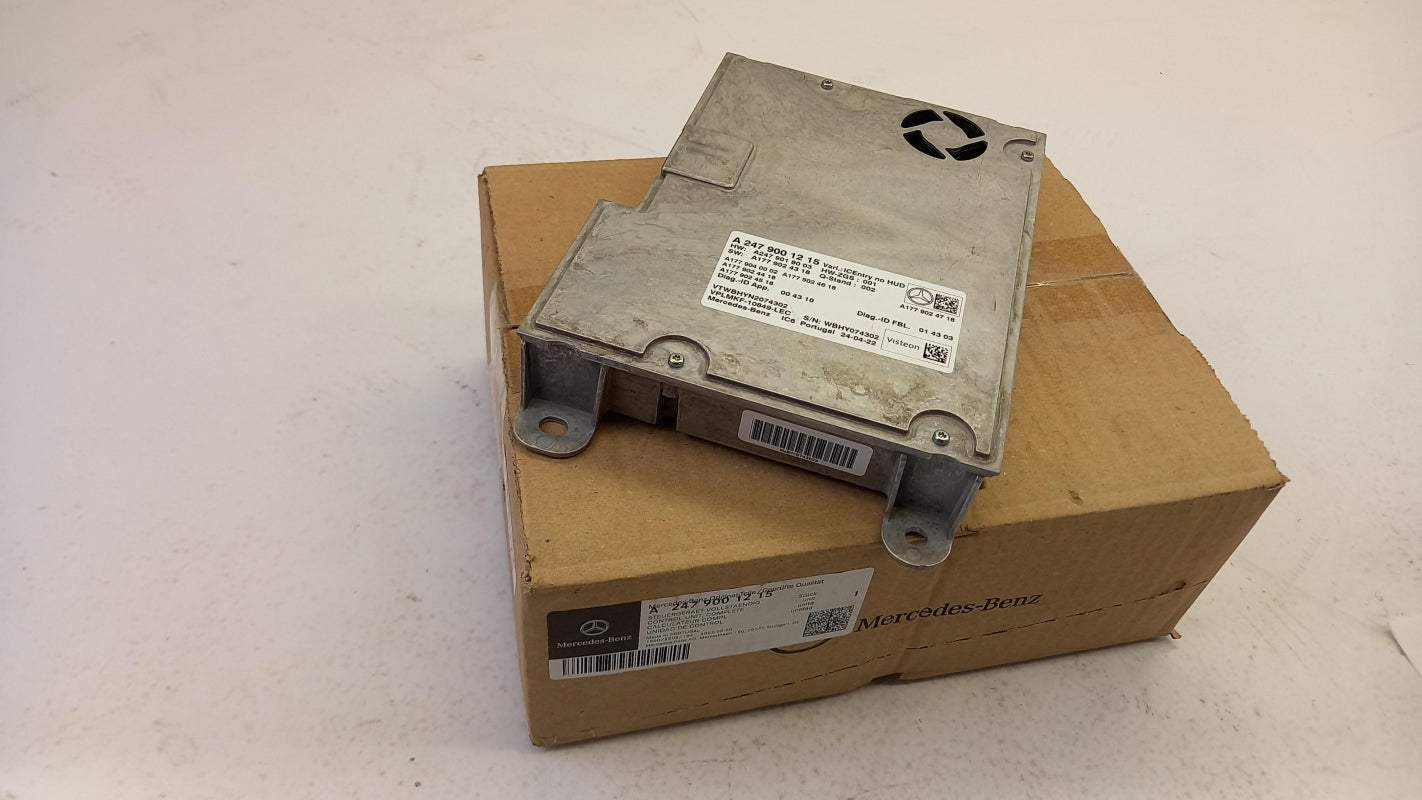 Original MERCEDES-BENZ GLA-Klasse H247 Kombiinstrument Steuergerät A2479001215