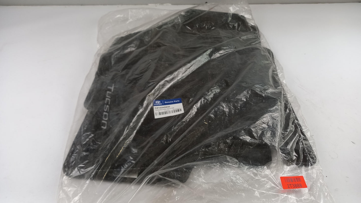 Original OE HYUNDAI/KIA Fußmattensatz CZ143ADE00