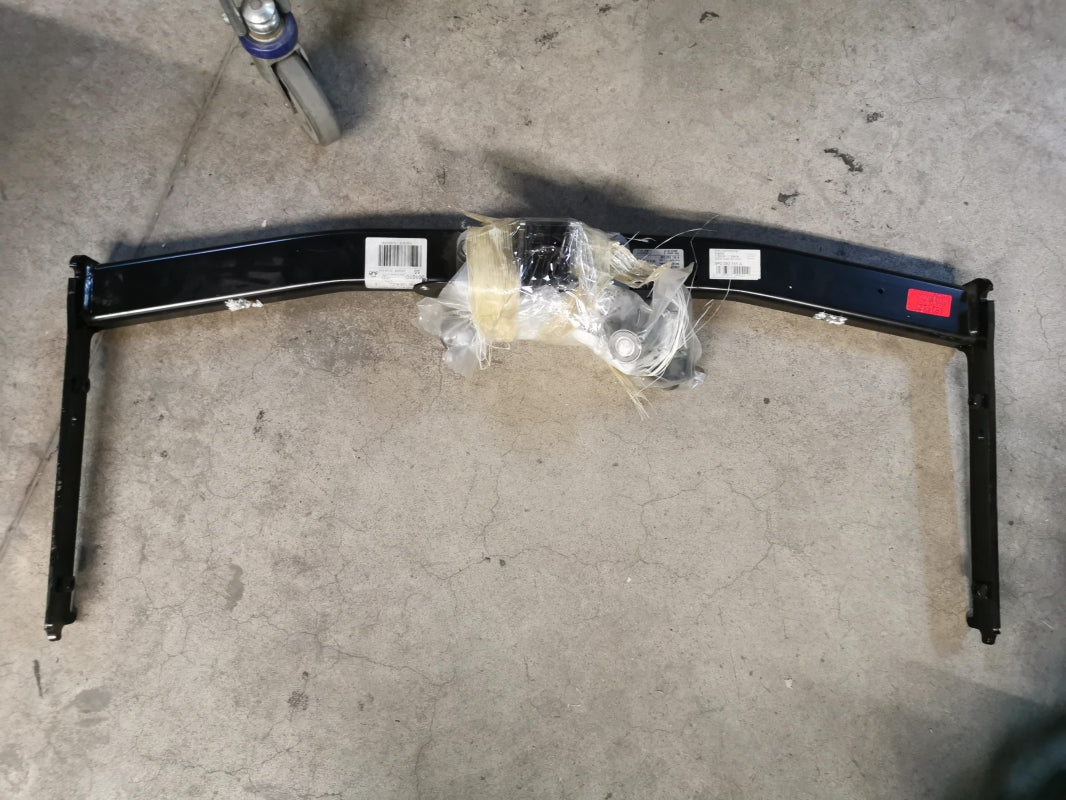 Original OE Volkswagen trailer hitch 8P0092155A 