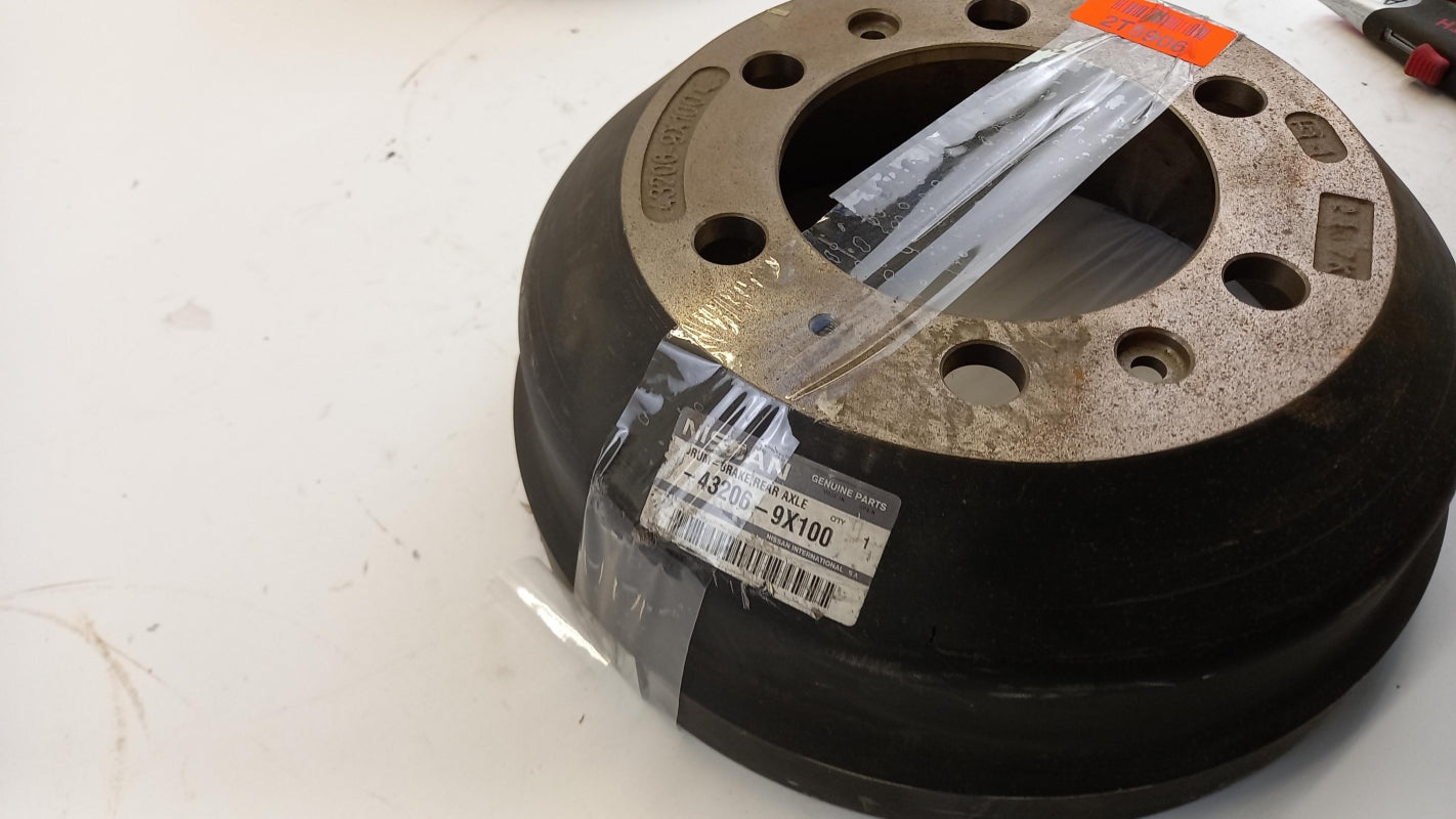 Original NISSAN Cabstar F24 RENAULT Mascott Bremstrommel 432069X100