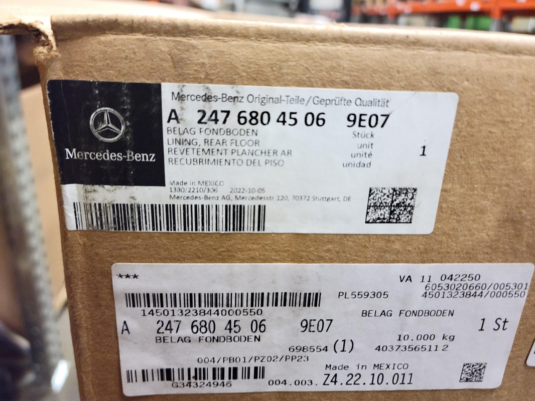 Original OE MERCEDES-BENZ Fußmatte A24768045069E07