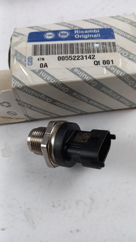 Original OE FIAT fuel pressure sensor 55223142 