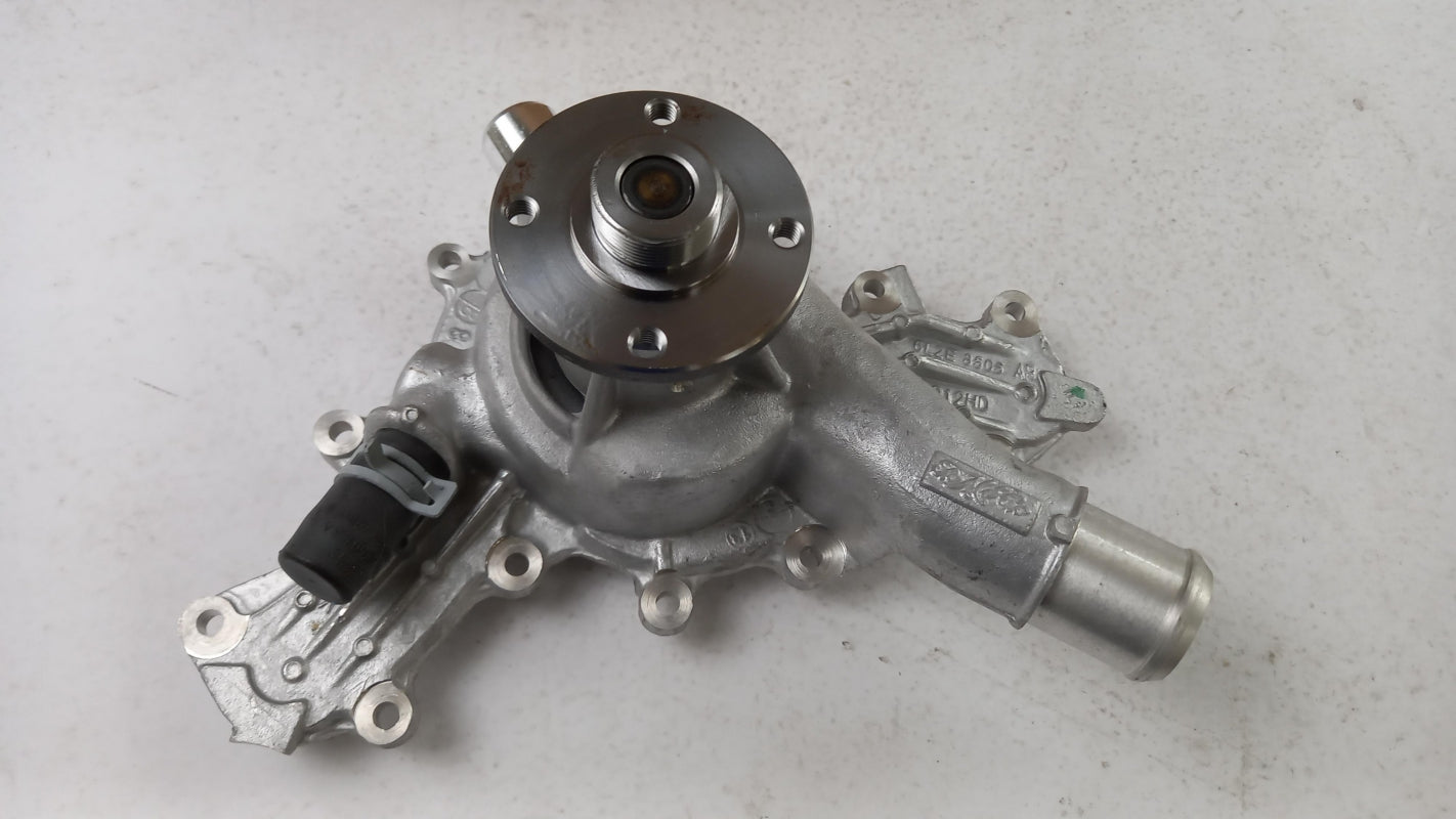 Original OE LAND ROVER Wasserpumpe LR027547