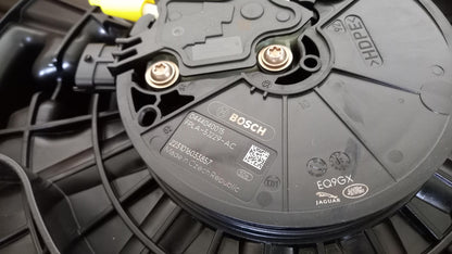 Original  JAGUAR E-PACE 2017 > X540 Additivbehälter J9C7009