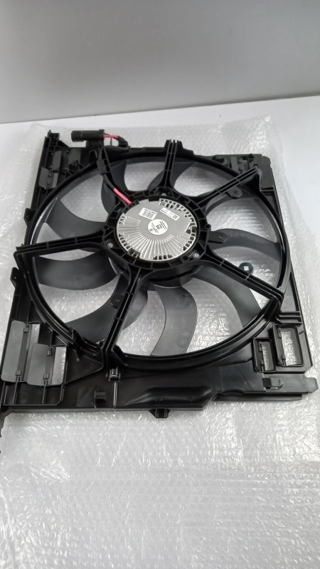 Original OE BMW Motorkühlung Lüfter 17427647652