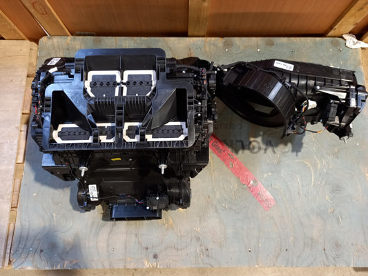 Original BMW X3 M F97 X4 M F98 X3 G01 X4 G02 Heizgehäuse 64119382874