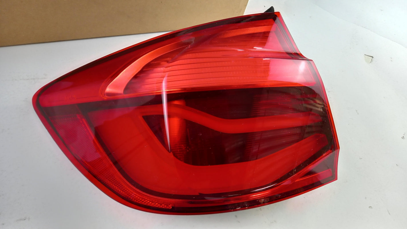 Original OE BMW Heckleuchte 63217372209