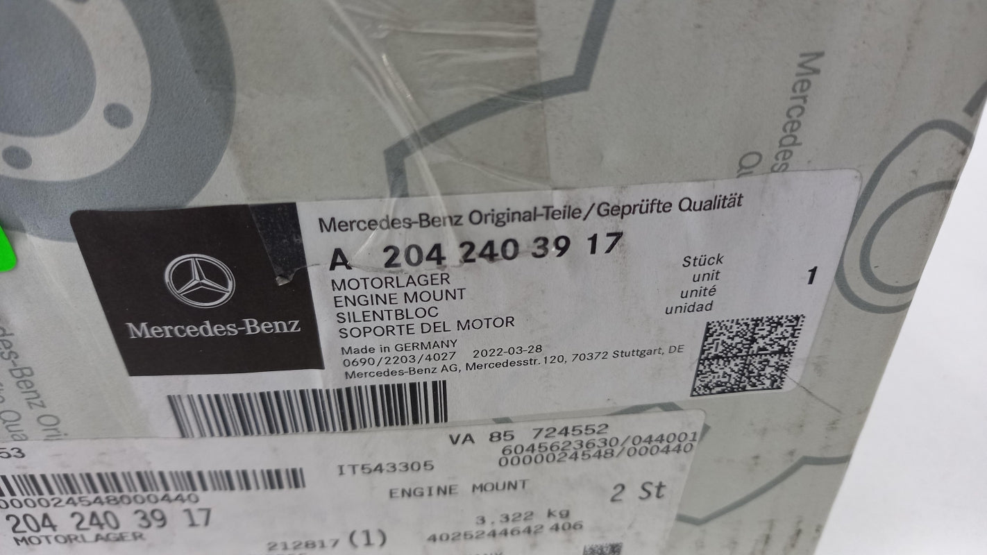 Original MERCEDES-BENZ C-klasse W204 Motorlager vorne rechts A2042403917