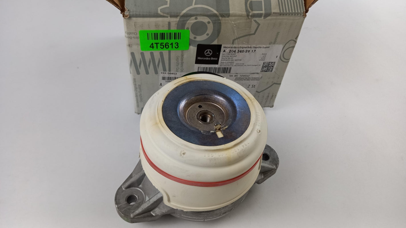 Original MERCEDES-BENZ C-klasse W204 Motorlager vorne rechts A2042403917