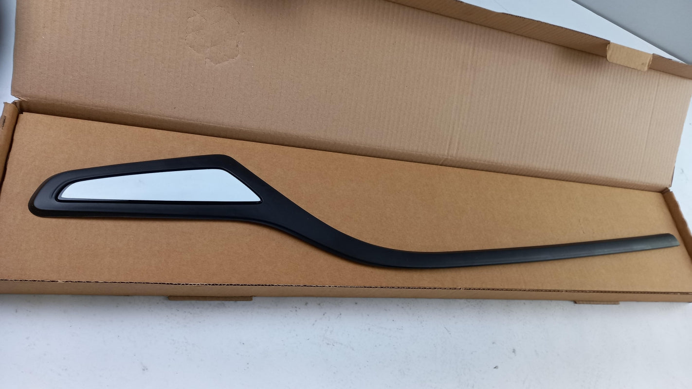 Original OE Peugeot side panel trim strip 9675024180 
