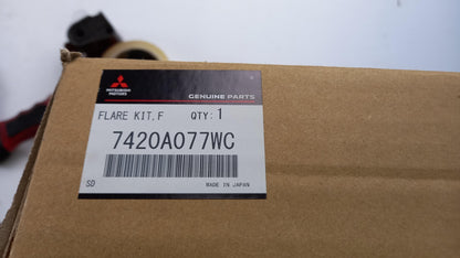 Original OE MITSUBISHI Kotflügel Zierleiste 7420A077WC