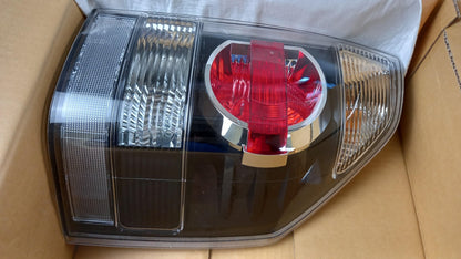 Original MITSUBISHI Montero '06-'19 Heckleuchte Rechts 8330A570