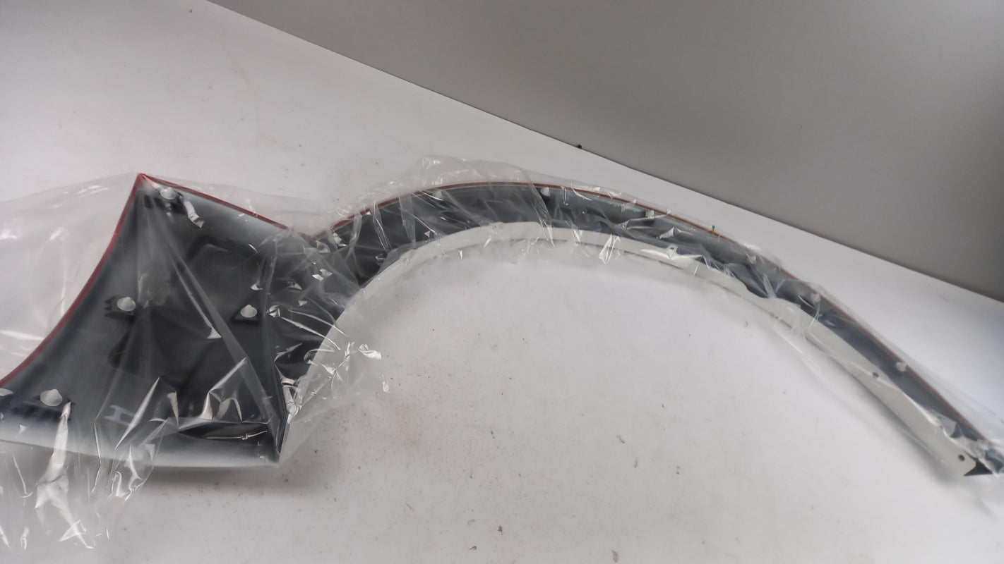 Original OE MITSUBISHI Kotflügel Zierleiste 7420A077WC