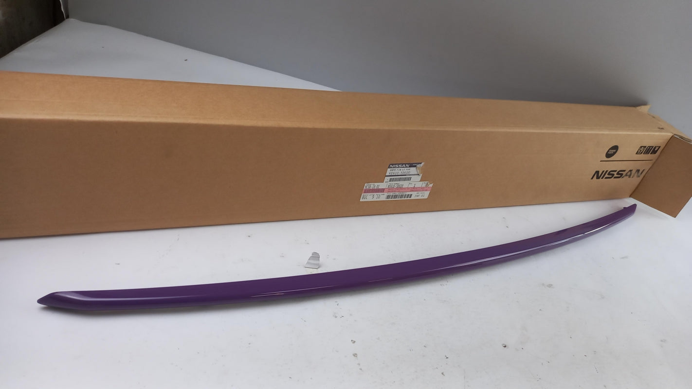 Original INFINITI QX30 17-19 Stoßstangen Zierleiste Vorne Violett KE6105D020