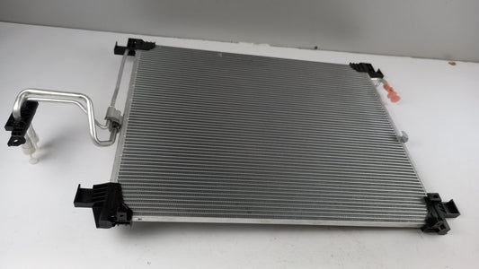 Original INFINITI QX70 2008-2018 QX50 2007-2018 Klimakondensator 921101BA0A