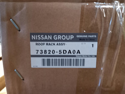 Original INFINITI Q30 2015> Dach Führungsschiene rechts 738205DA0A