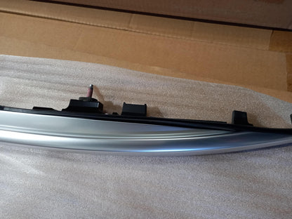 Original INFINITI Q30 2015> Dach Führungsschiene rechts 738205DA0A