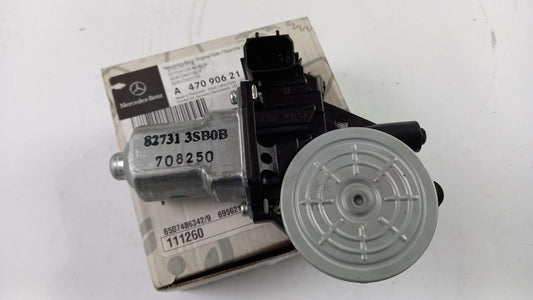 Original MERCEDES-BENZ X-Klasse W470 Fensterhebermotor links A4709062100