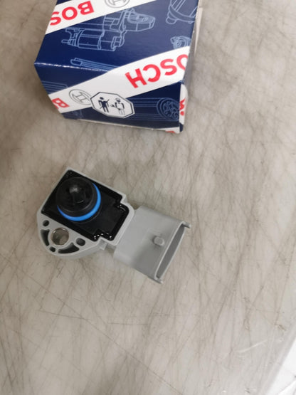 BOSCH Kraftstoffdruck Sensor für FORD VOLVO LAND ROVER 0261230238
