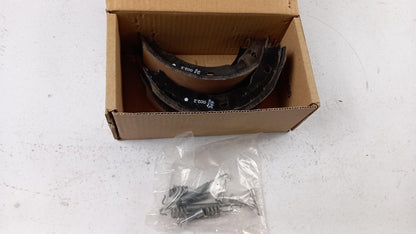 Original OE Peugeot Feststellbremse Bremsbackensatz 4241K9