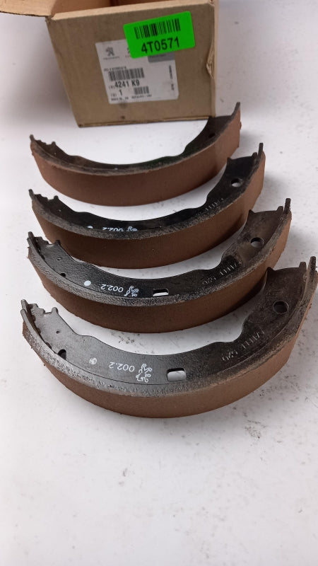 Original OE Peugeot Feststellbremse Bremsbackensatz 4241K9