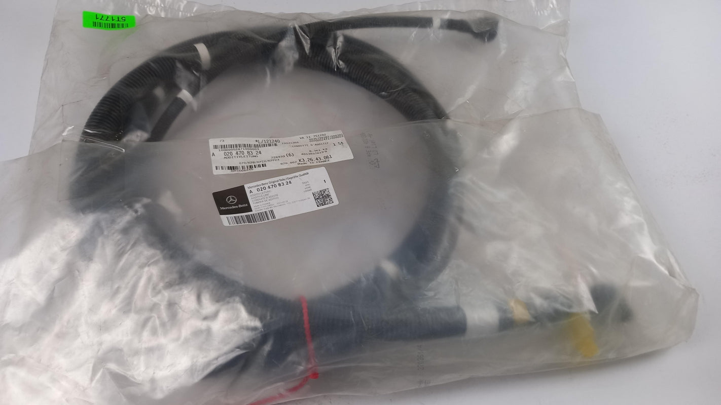 Original MERCEDES-BENZ W201 (1982-1993) Kraftstoffleitung A0204708324