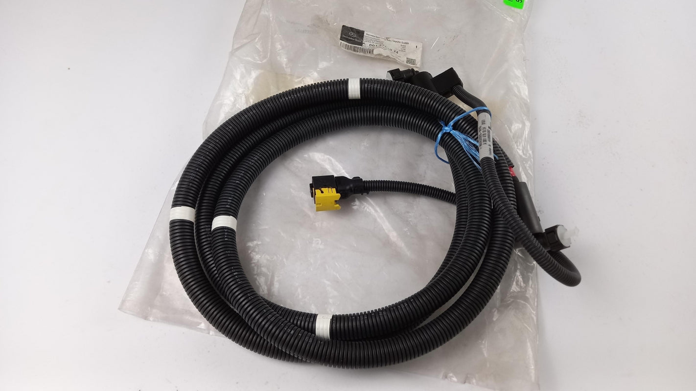 Original MERCEDES-BENZ Actros MP4 Kraftstoffleitung A0014701024