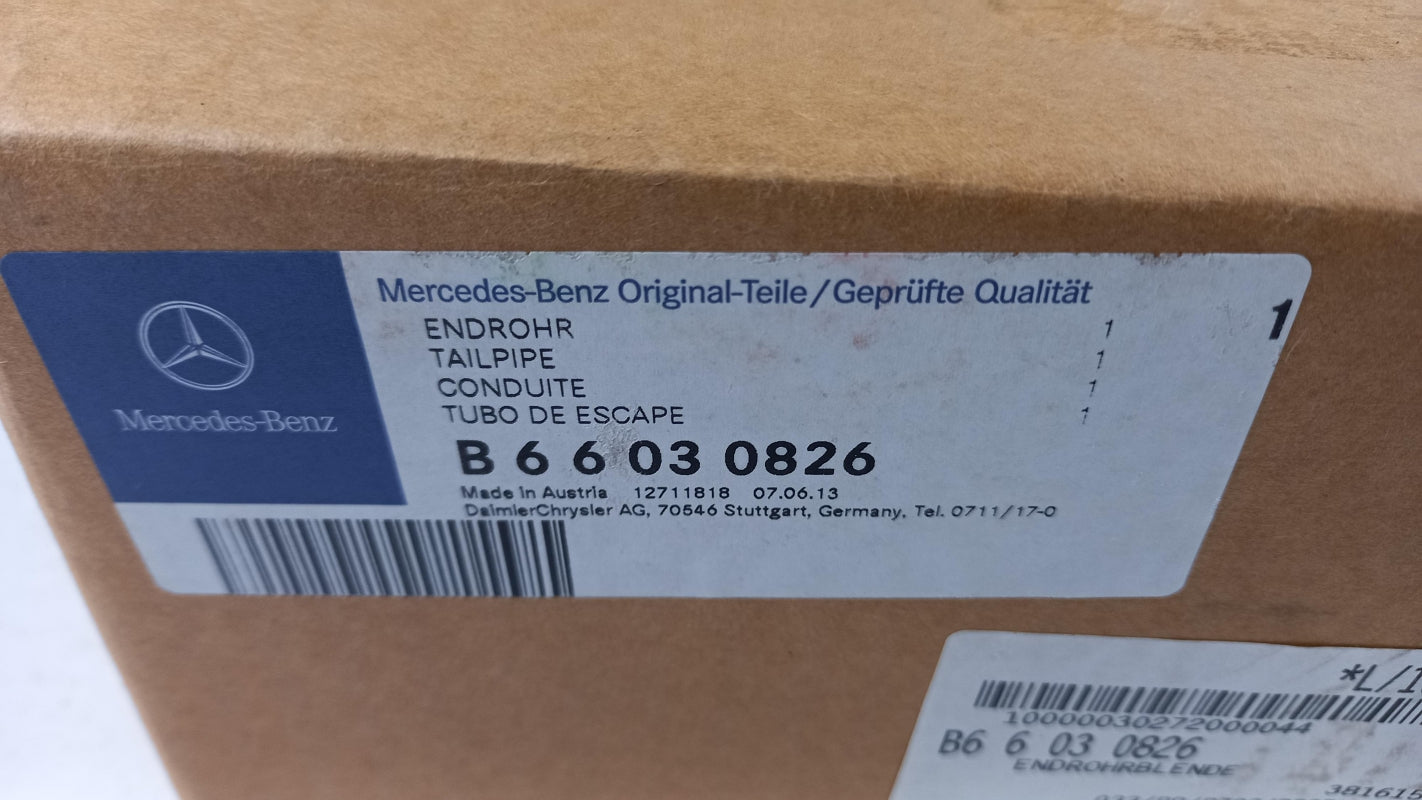 Original MERCEDES-BENZ W204 AMG Auspuffblende Edelstahl chrom links B66030826