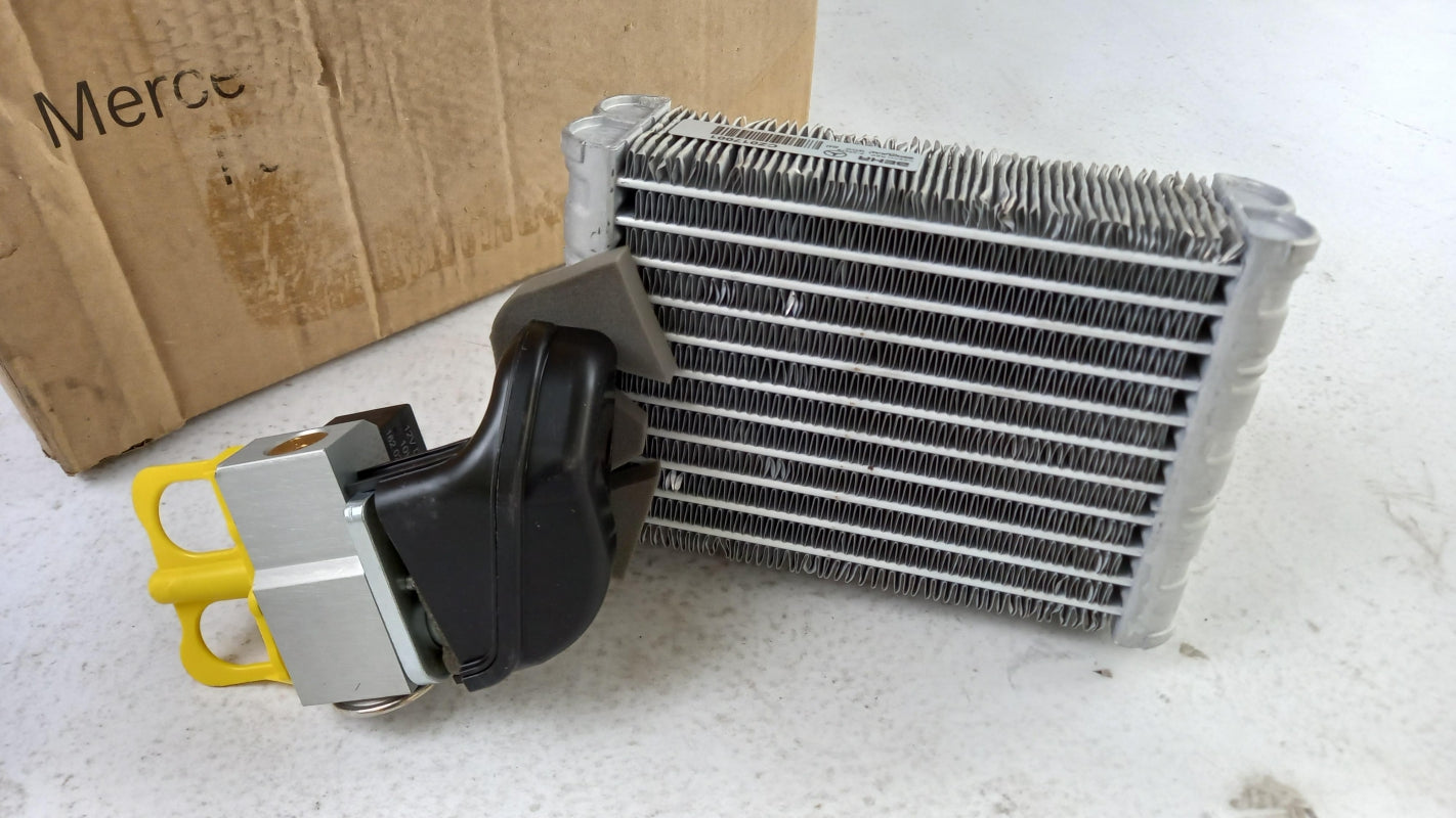 Original OE MERCEDES-BENZ Klimaverdampfer A0008306501