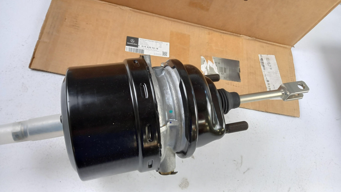 Original MERCEDES-BENZ Actros Atego Federspeicherzylinder links A0194207418