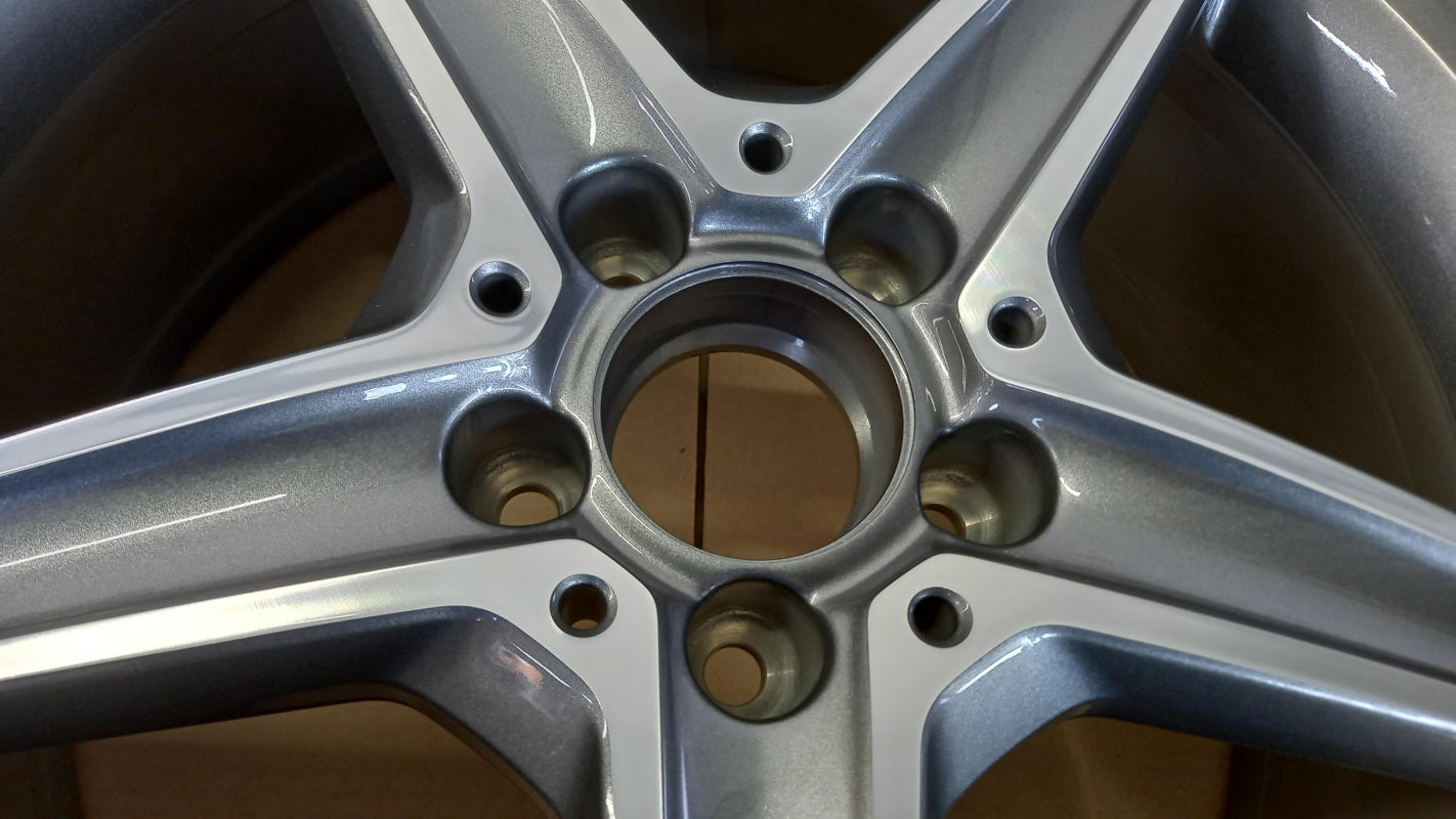 Original MERCEDES-BENZ C Klasse AMG W205 18" 7,5J ET44 Felge A20540111007X21