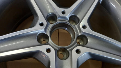 Original MERCEDES-BENZ C Klasse AMG W205 18" 7,5J ET44 Felge A20540111007X21